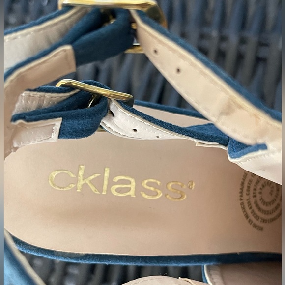 Cklass Teal Heels - Picture 3 of 5
